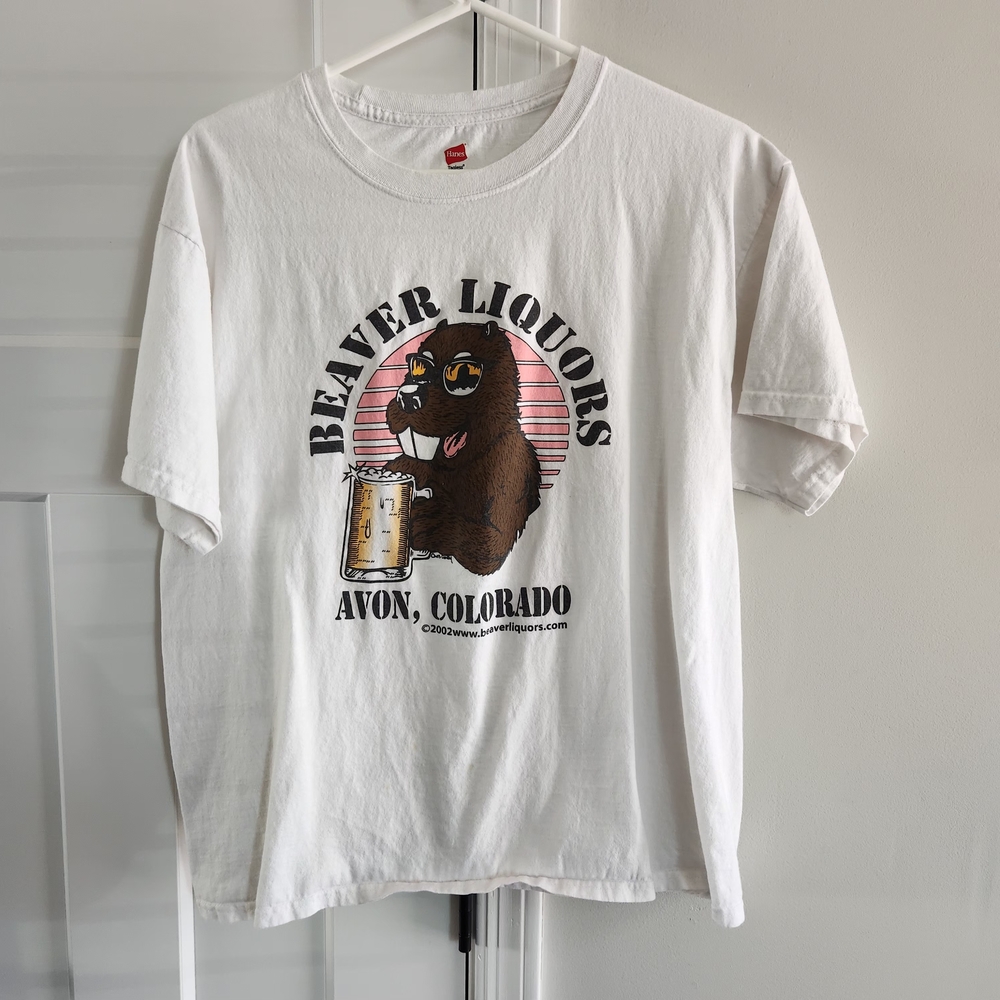 Hanes White Beaver Liquors Avon Colorado Graphic Tee Mens Size L